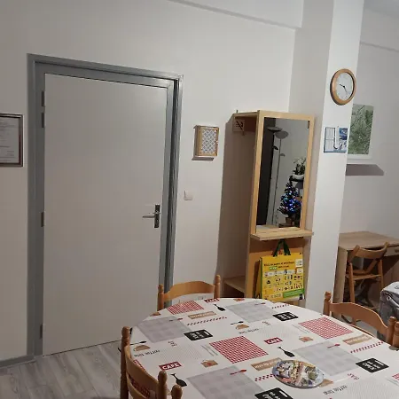 La Voliere Des Pics Apartment